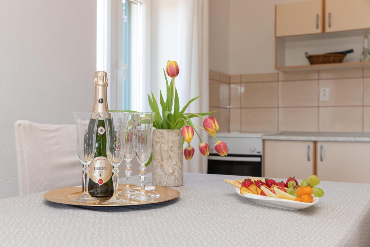 Marina Holiday Home Постіра Екстер'єр фото